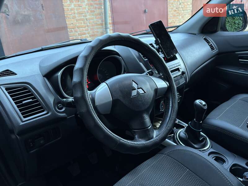 Внедорожник / Кроссовер Mitsubishi ASX 2010 в Ромнах
