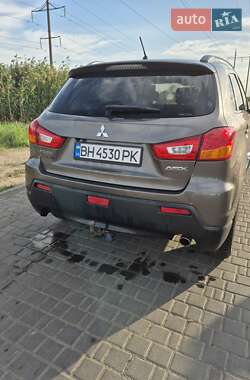 Внедорожник / Кроссовер Mitsubishi ASX 2010 в 