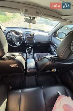 Внедорожник / Кроссовер Mitsubishi ASX 2010 в 