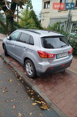 Внедорожник / Кроссовер Mitsubishi ASX 2010 в 