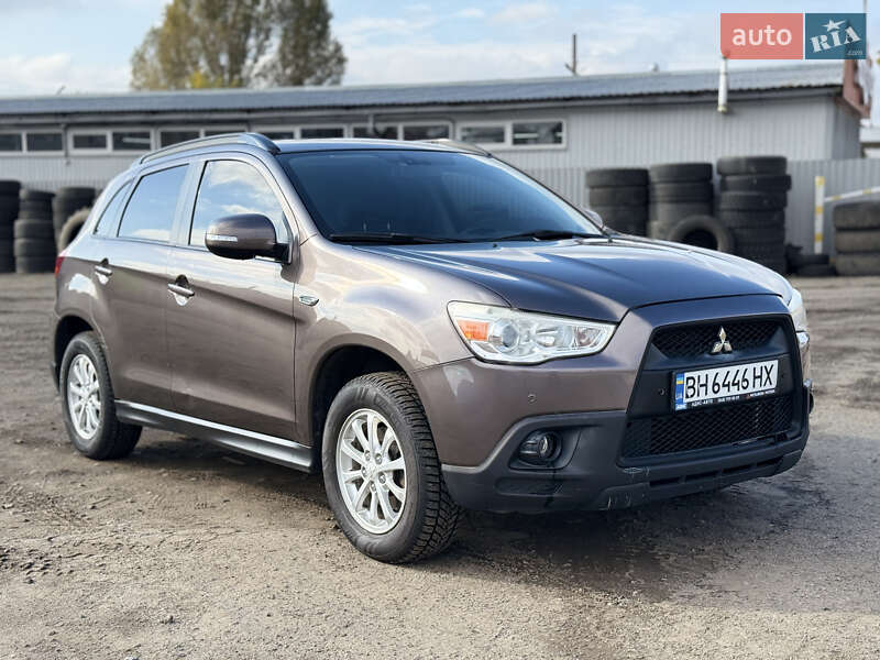 Внедорожник / Кроссовер Mitsubishi ASX 2010 в 