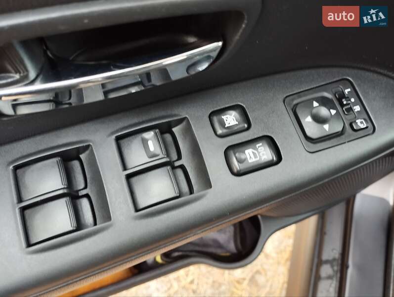 Внедорожник / Кроссовер Mitsubishi ASX 2014 в Ахтырке