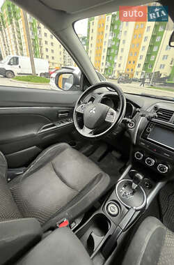 Внедорожник / Кроссовер Mitsubishi ASX 2014 в 