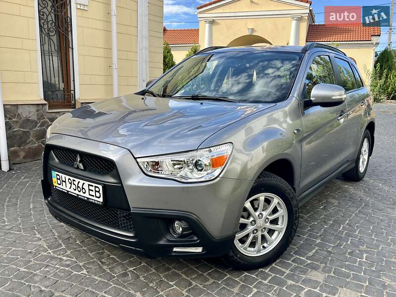 Внедорожник / Кроссовер Mitsubishi ASX 2011 в 