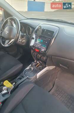 Внедорожник / Кроссовер Mitsubishi ASX 2013 в 