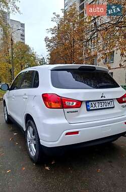 Внедорожник / Кроссовер Mitsubishi ASX 2012 в 