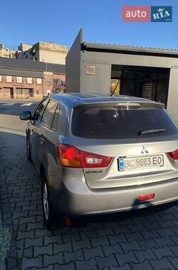 Внедорожник / Кроссовер Mitsubishi ASX 2015 в 