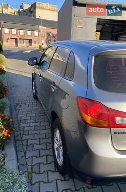 Внедорожник / Кроссовер Mitsubishi ASX 2015 в 