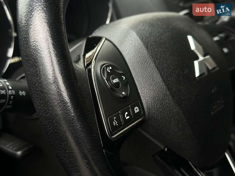 Позашляховик / Кросовер Mitsubishi ASX 2016 в Києві