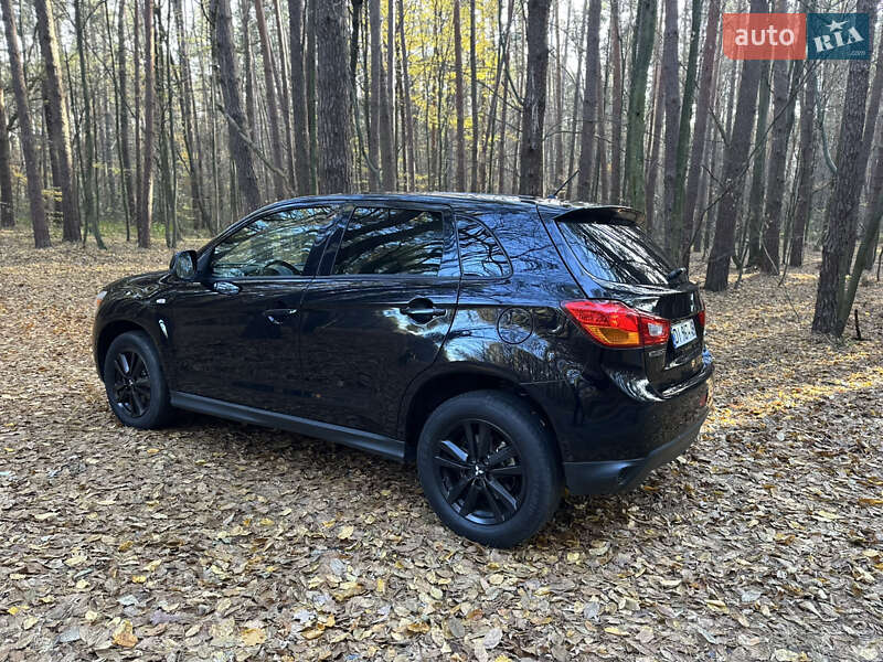 Позашляховик / Кросовер Mitsubishi ASX 2015 в Житомирі