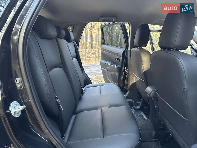 Позашляховик / Кросовер Mitsubishi ASX 2015 в Житомирі