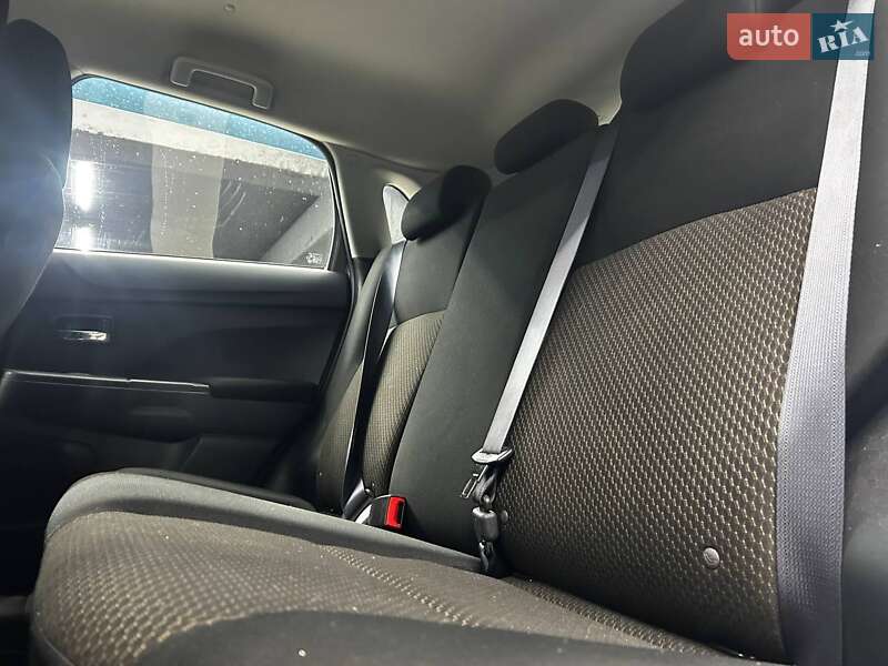 Внедорожник / Кроссовер Mitsubishi ASX 2017 в Черновцах