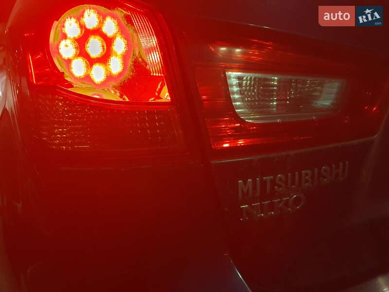 Позашляховик / Кросовер Mitsubishi ASX 2012 в Києві