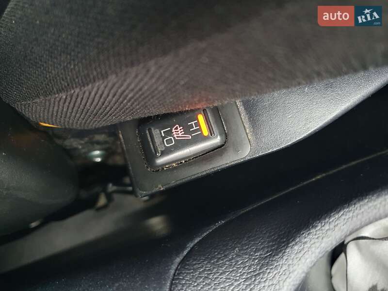 Позашляховик / Кросовер Mitsubishi ASX 2012 в Києві