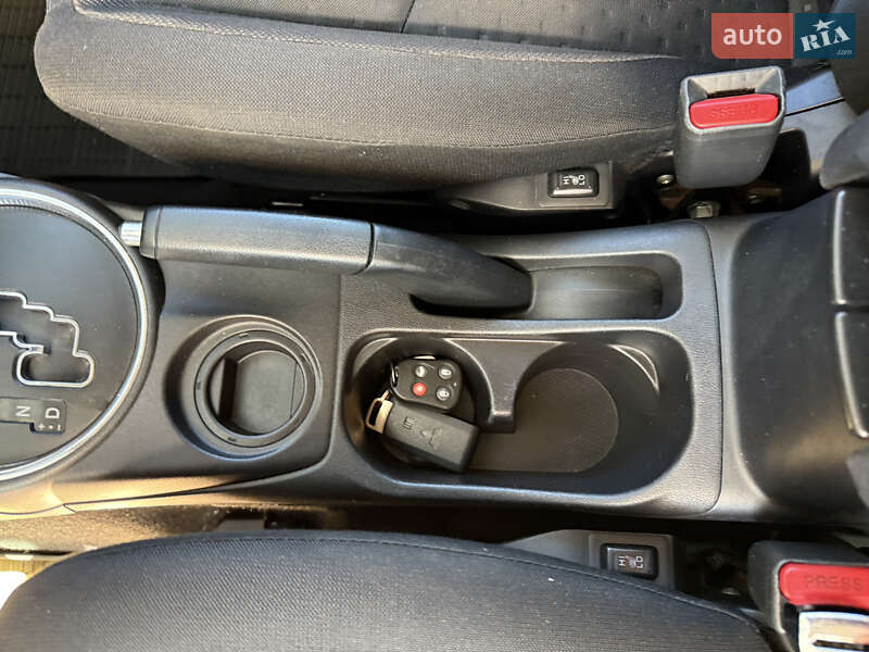 Позашляховик / Кросовер Mitsubishi ASX 2012 в Дніпрі фото 24 Позашляховик / Кросовер Mitsubishi ASX 2012 в Дніпрі