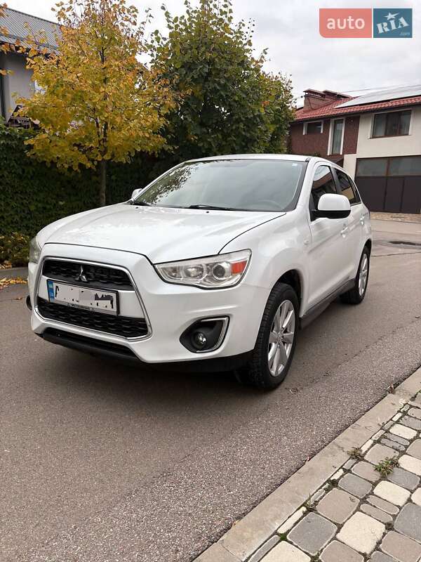 Позашляховик / Кросовер Mitsubishi ASX 2015 в Сумах