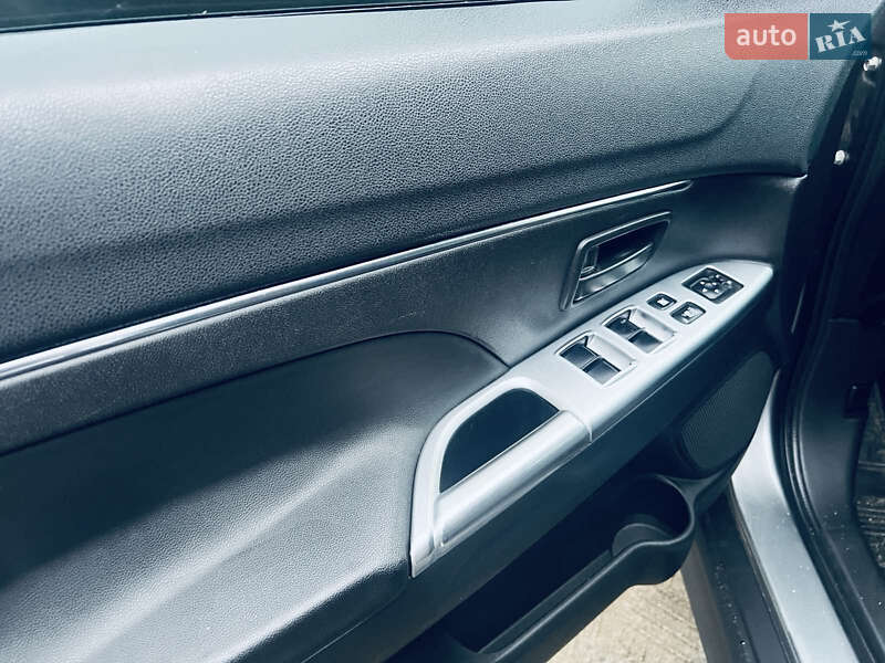 Позашляховик / Кросовер Mitsubishi ASX 2015 в Дніпрі