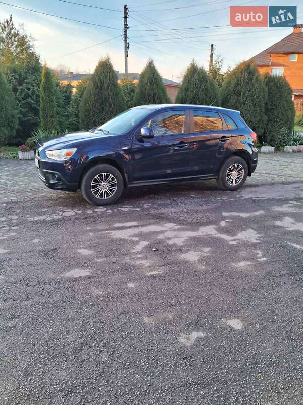Позашляховик / Кросовер Mitsubishi ASX 2012 в Чернівцях