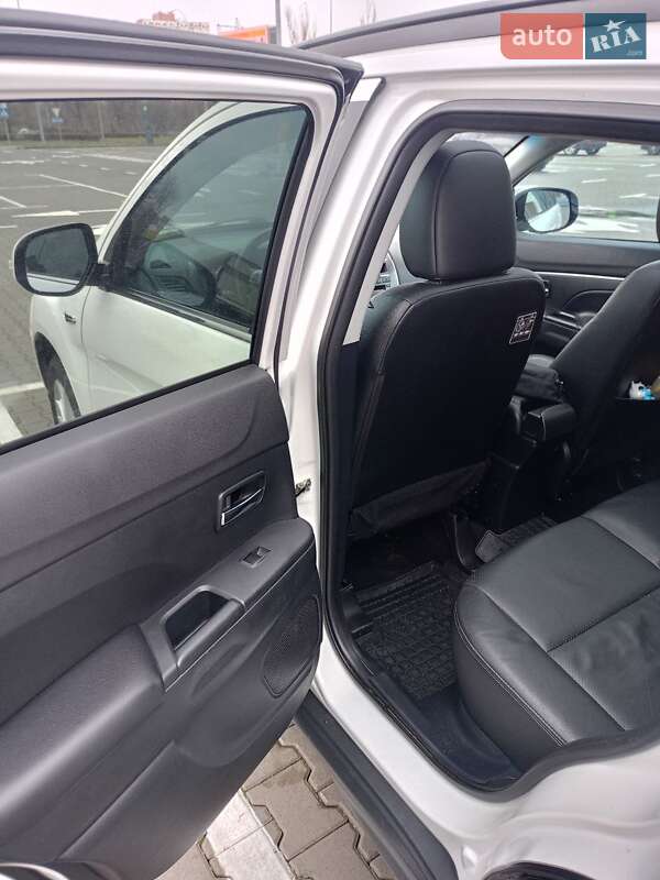 Позашляховик / Кросовер Mitsubishi ASX 2011 в Києві