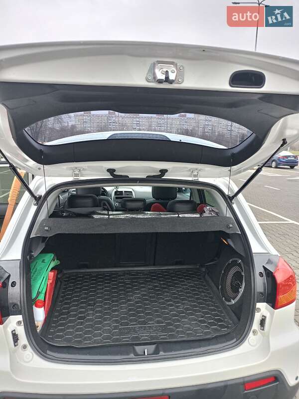 Позашляховик / Кросовер Mitsubishi ASX 2011 в Києві