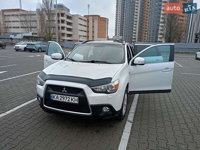 Позашляховик / Кросовер Mitsubishi ASX 2011 в Києві