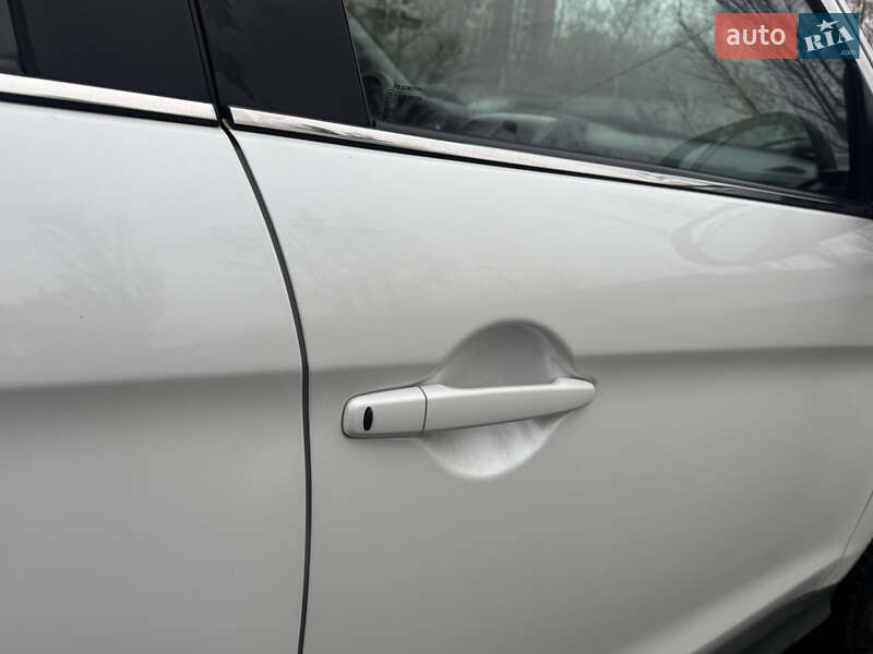 Позашляховик / Кросовер Mitsubishi ASX 2013 в Києві