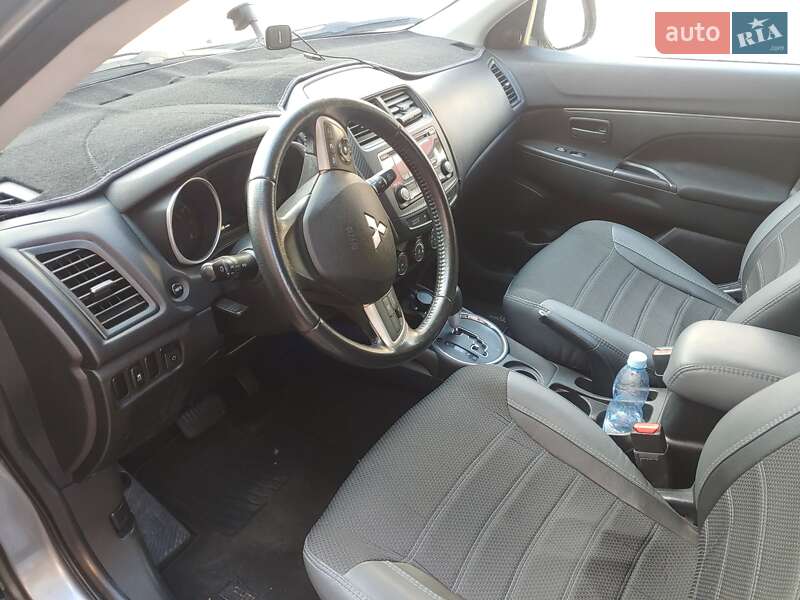 Позашляховик / Кросовер Mitsubishi ASX 2015 в Києві