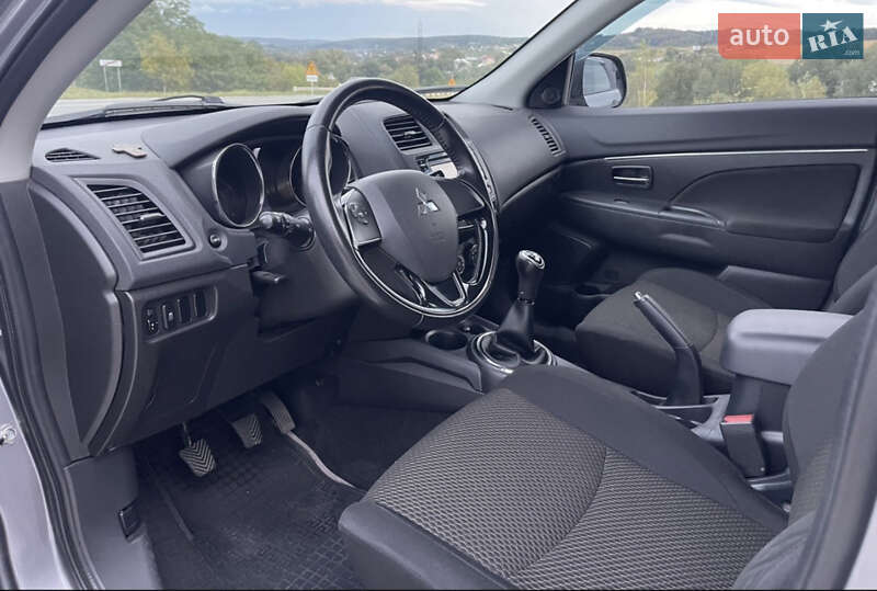 Внедорожник / Кроссовер Mitsubishi ASX 2017 в Черновцах