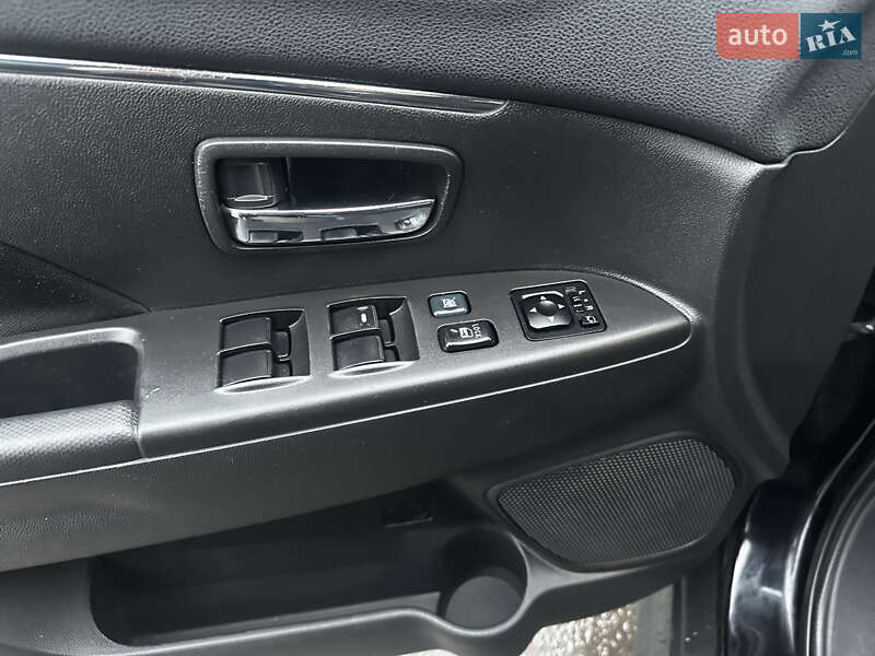 Внедорожник / Кроссовер Mitsubishi ASX 2013 в Харькове