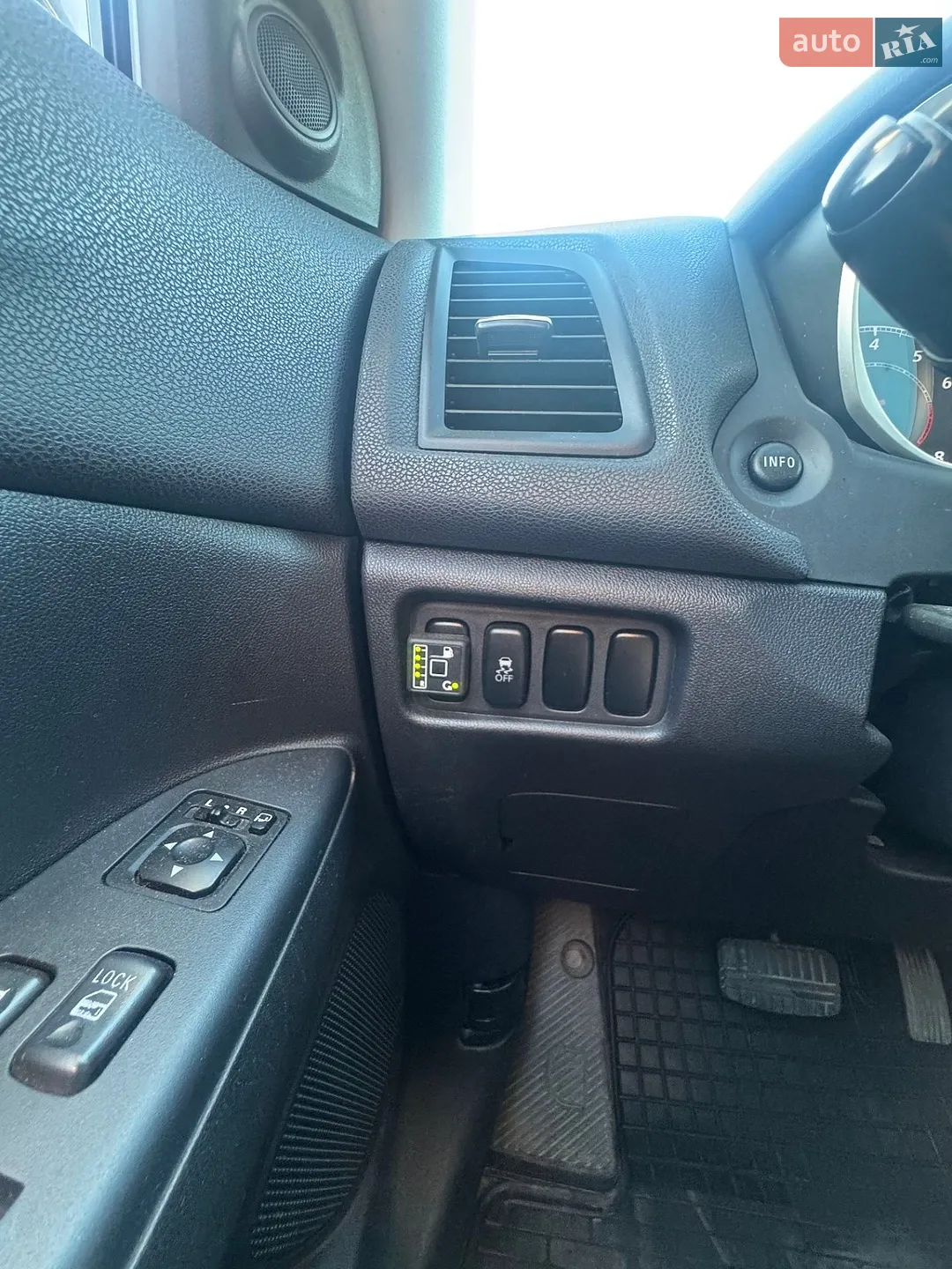 2011 Mitsubishi ASX - мініатюра 39