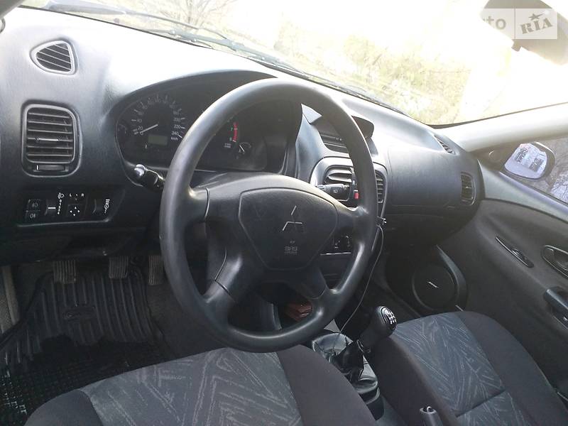 Хетчбек Mitsubishi Carisma 2001 в 