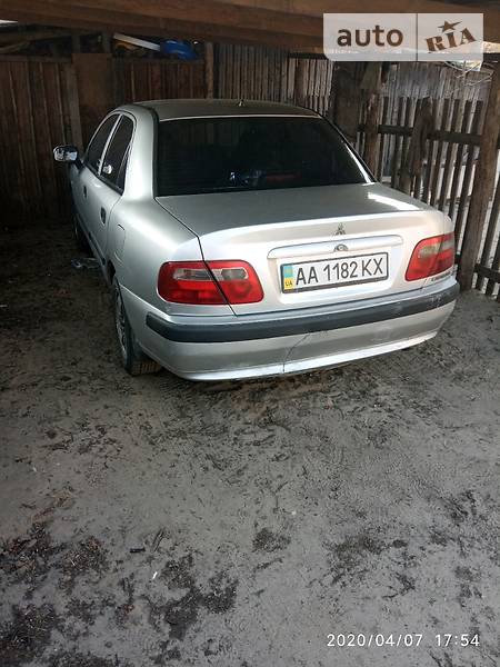 Седан Mitsubishi Carisma 2001 в 
