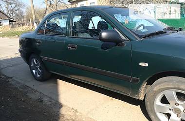 Седан Mitsubishi Carisma 2000 в 