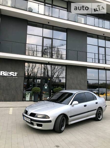 Ліфтбек Mitsubishi Carisma 2001 в Ужгороді