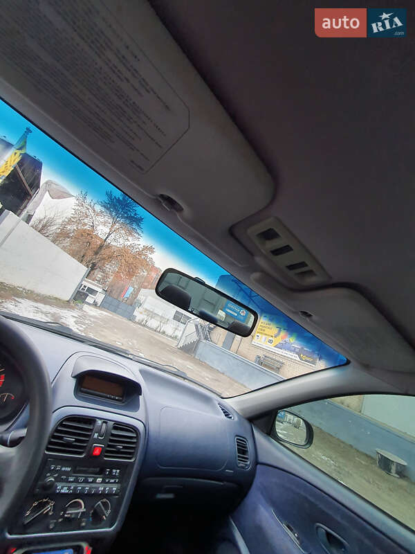 Седан Mitsubishi Carisma 1999 в Дніпрі