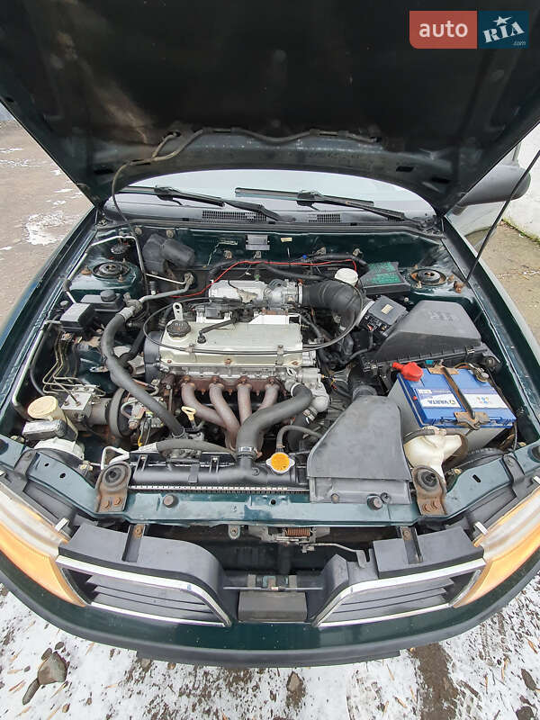 Седан Mitsubishi Carisma 1999 в Дніпрі