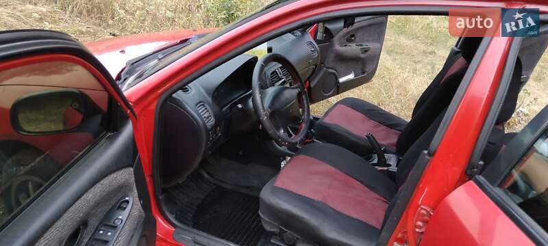 Хэтчбек Mitsubishi Carisma 1999 в Гайсине