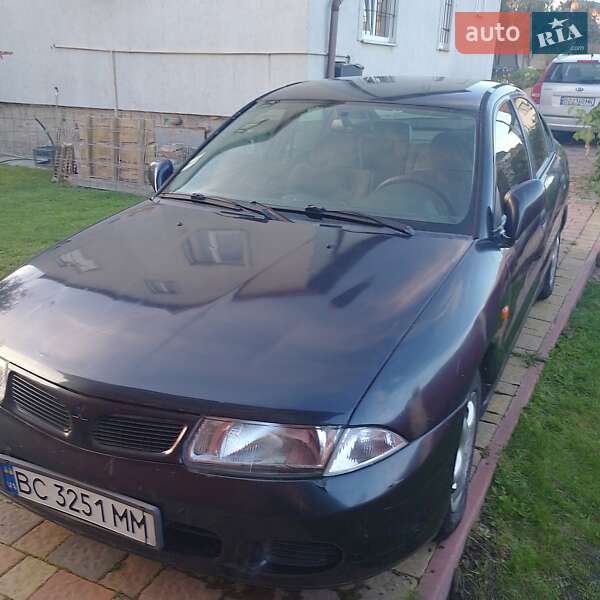 Седан Mitsubishi Carisma 1996 в Львове