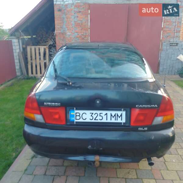 Седан Mitsubishi Carisma 1996 в Львове