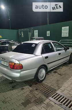 Седан Mitsubishi Carisma 1998 в Черновцах