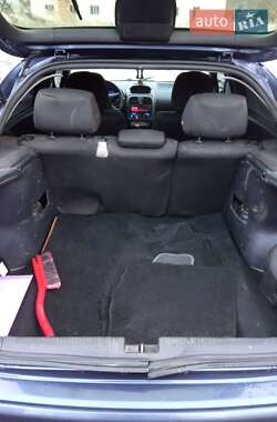 Ліфтбек Mitsubishi Carisma 2002 в Міжгір'ї