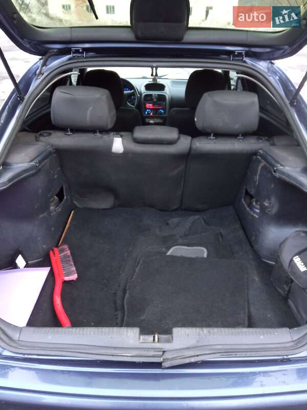 Лифтбек Mitsubishi Carisma 2002 в Межгорье