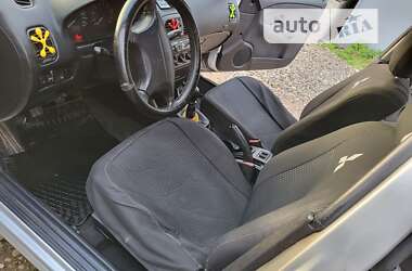 Лифтбек Mitsubishi Carisma 2000 в 