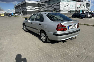 Ліфтбек Mitsubishi Carisma 2002 в Черкасах