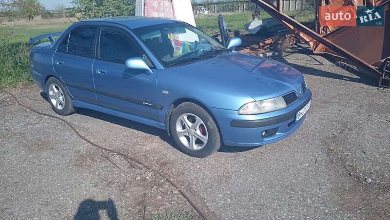 Седан Mitsubishi Carisma 2000 в Гайсине