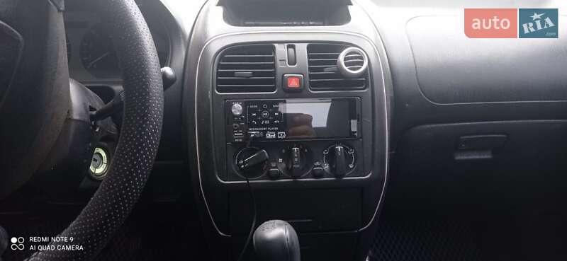 Седан Mitsubishi Carisma 2002 в Сокале