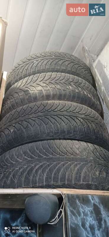 Седан Mitsubishi Carisma 2002 в Сокале