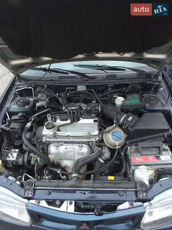 Седан Mitsubishi Carisma 2002 в Першотравенске фото 3 Седан Mitsubishi Carisma 2002 в Першотравенске