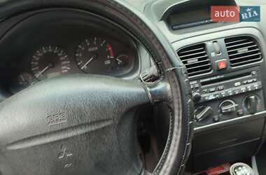 Ліфтбек Mitsubishi Carisma 2002 в Кривому Розі