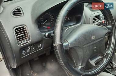 Ліфтбек Mitsubishi Carisma 2002 в Кривому Розі